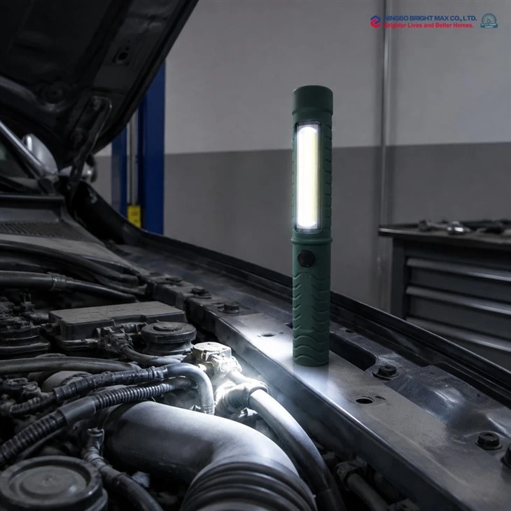 Lampu Kerja Portabel Bertenaga Baterai